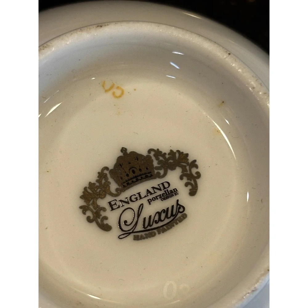 Luxus England Porzellan Hand Painted Gold Filigree Teacup and Saucer Set White